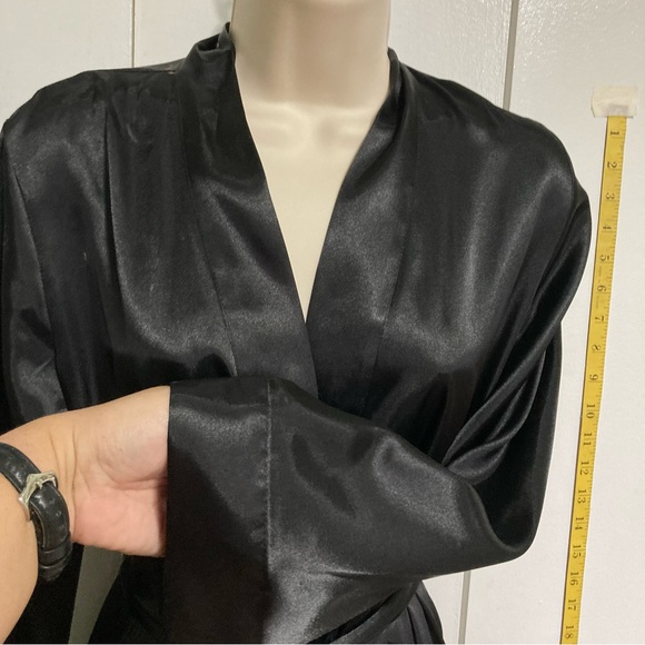 MORGAN TAYLOR Intimates Satin Belted Black Robe Womens Small Medium - Picture 6 of 15